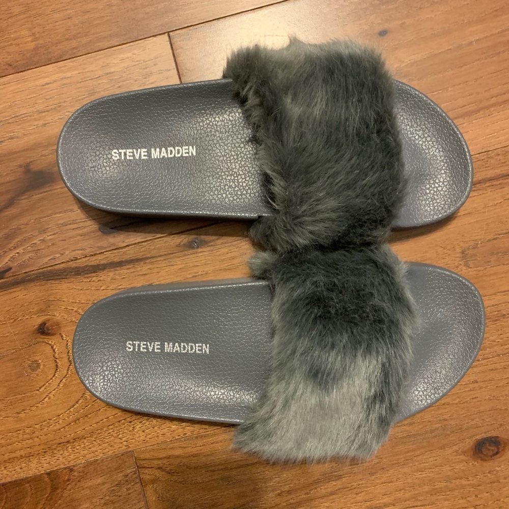 Sandals / slides